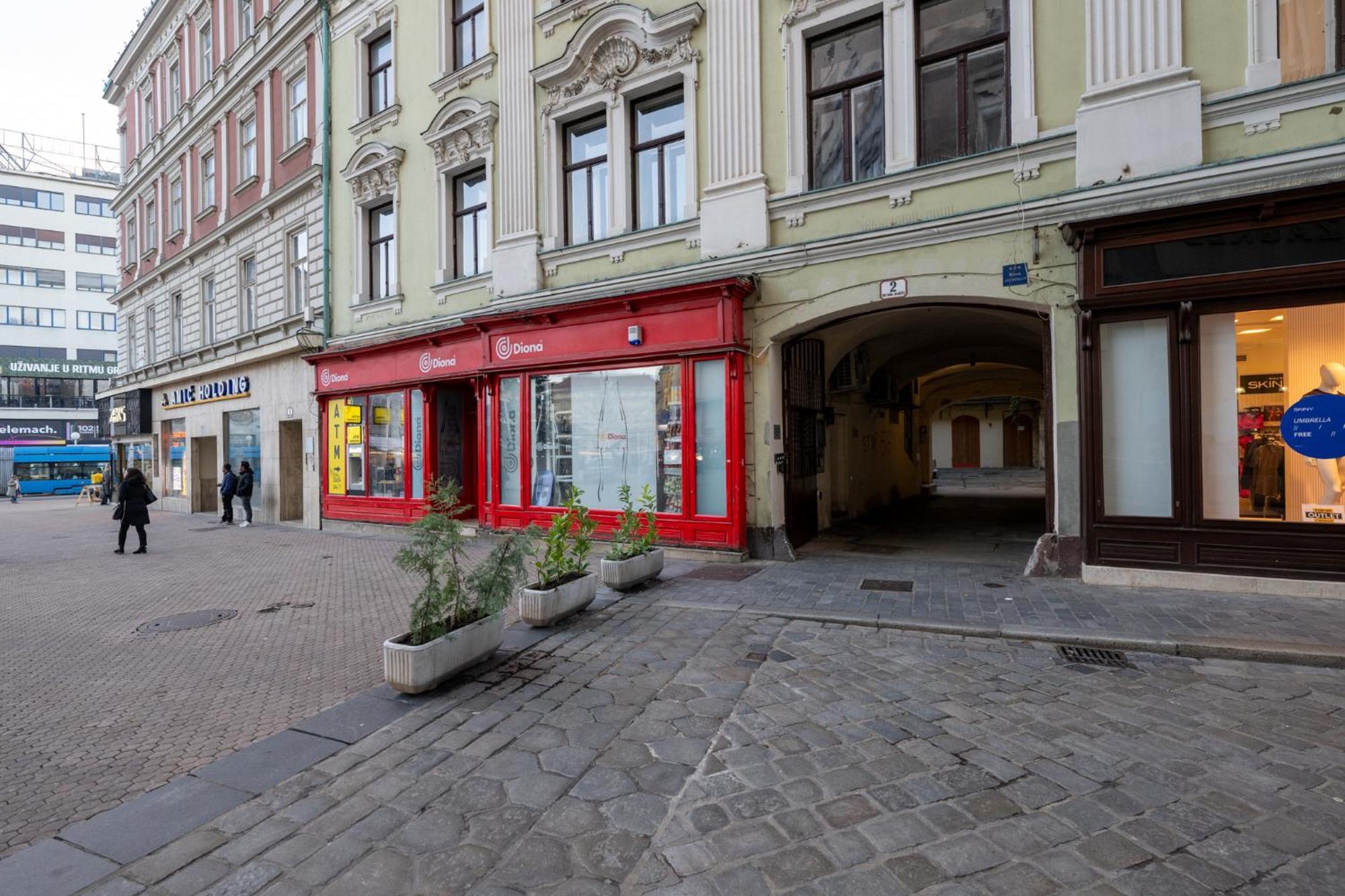 Mandina Studios On A Main Square Загреб Экстерьер фото